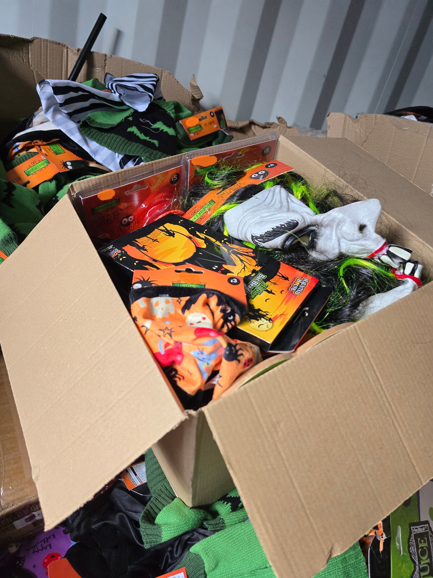 Carbooters Halloween box
