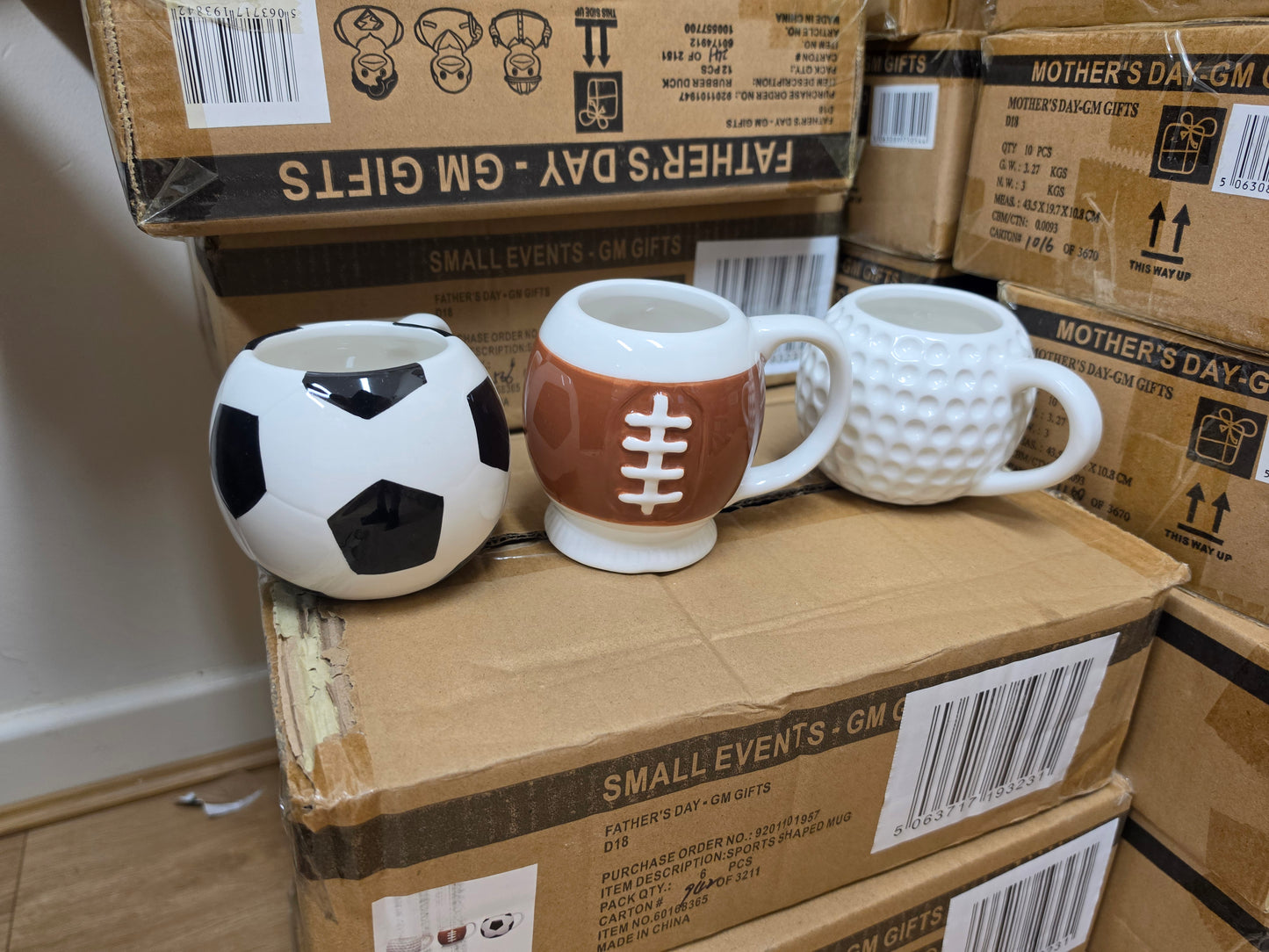 Novelty cups - box of 6 (3 football, 2 golf, 1 rugby)