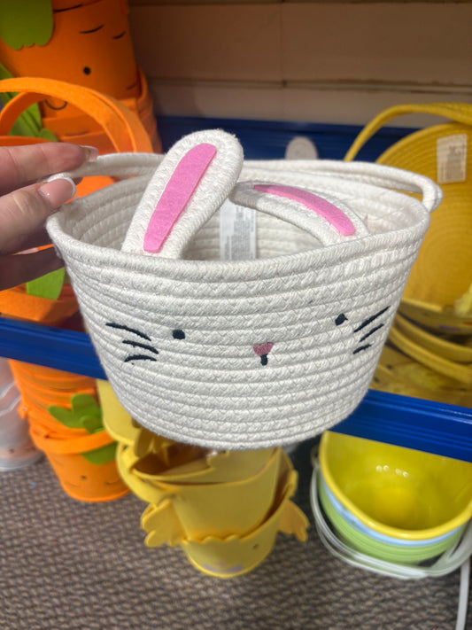 Bunny rope basket with handle