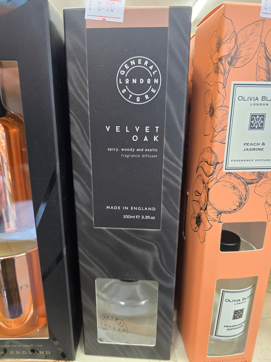 Velvet oak spicy, woody and exotic