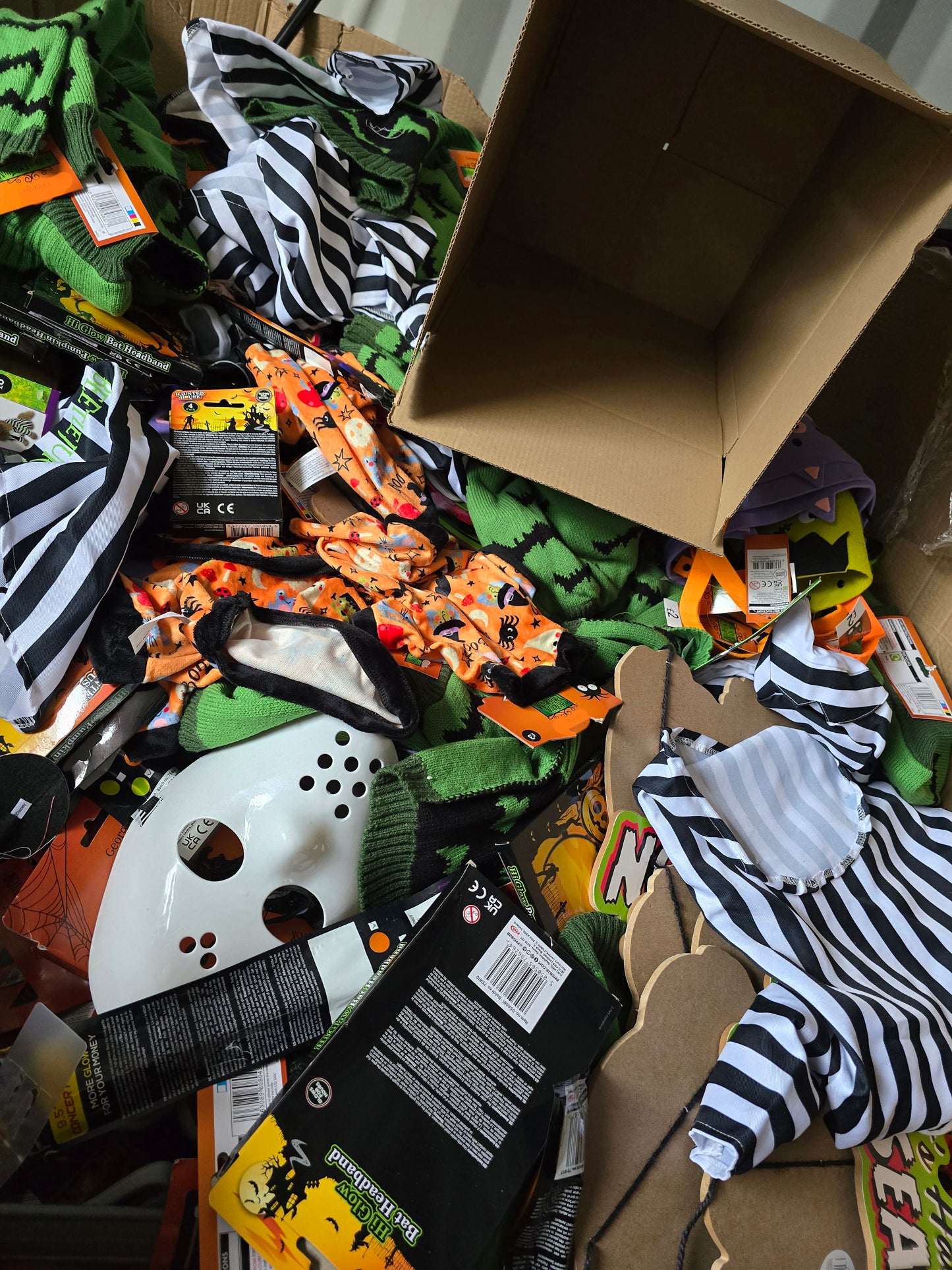 Carbooters Halloween box